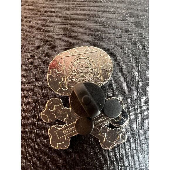 Disney Trading Pin Pluto Sugar Skull and Crossbones - Picture 4 of 6